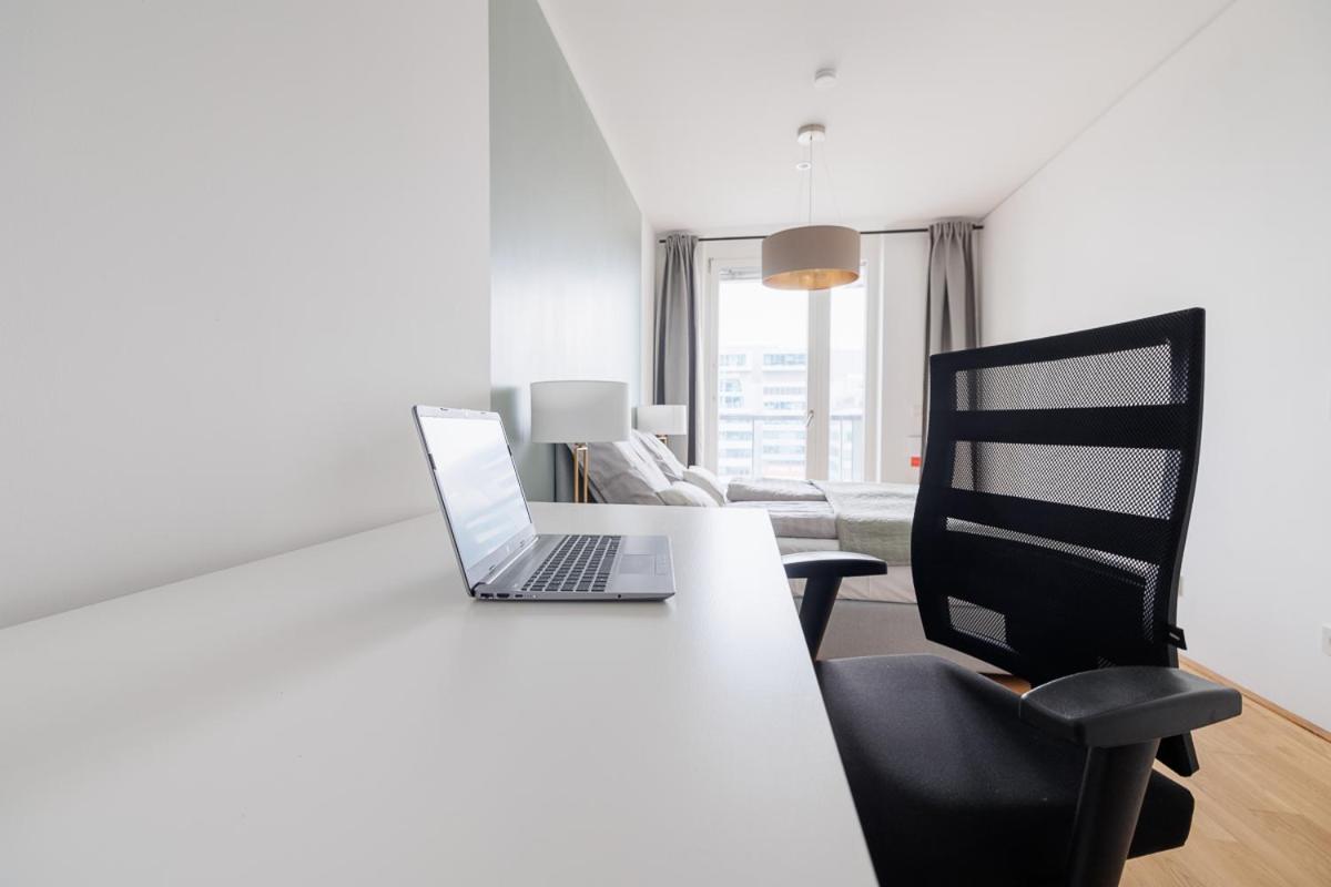 Lovely Apartment In Marina Tower - 10Min To City Center Vienna Exterior photo