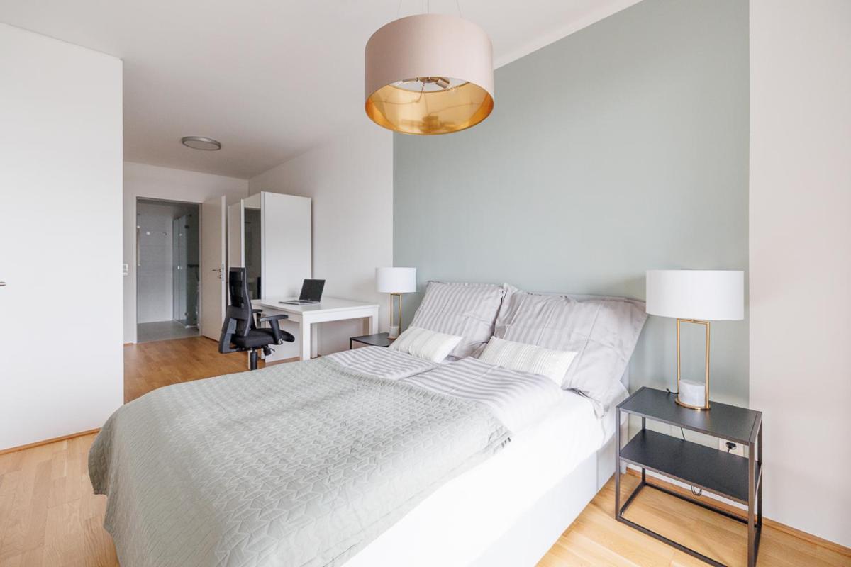 Lovely Apartment In Marina Tower - 10Min To City Center Vienna Exterior photo
