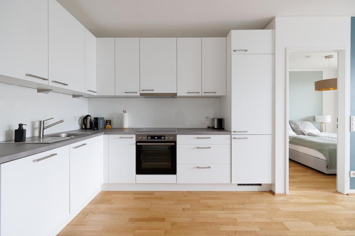 Lovely Apartment In Marina Tower - 10Min To City Center Vienna Exterior photo
